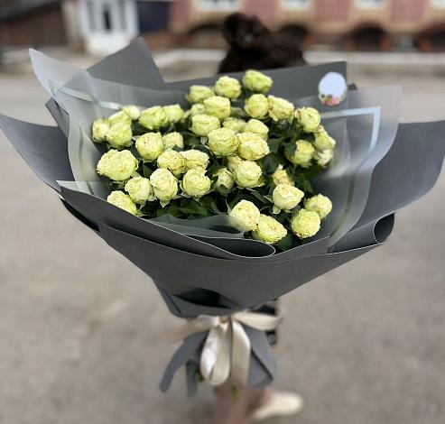 Букет Белые кустовые розы Солинеро в городе Кашира