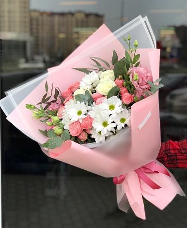 Букет цветов из: Розы, Лизиантусы и Хризантемы в городе Кашира